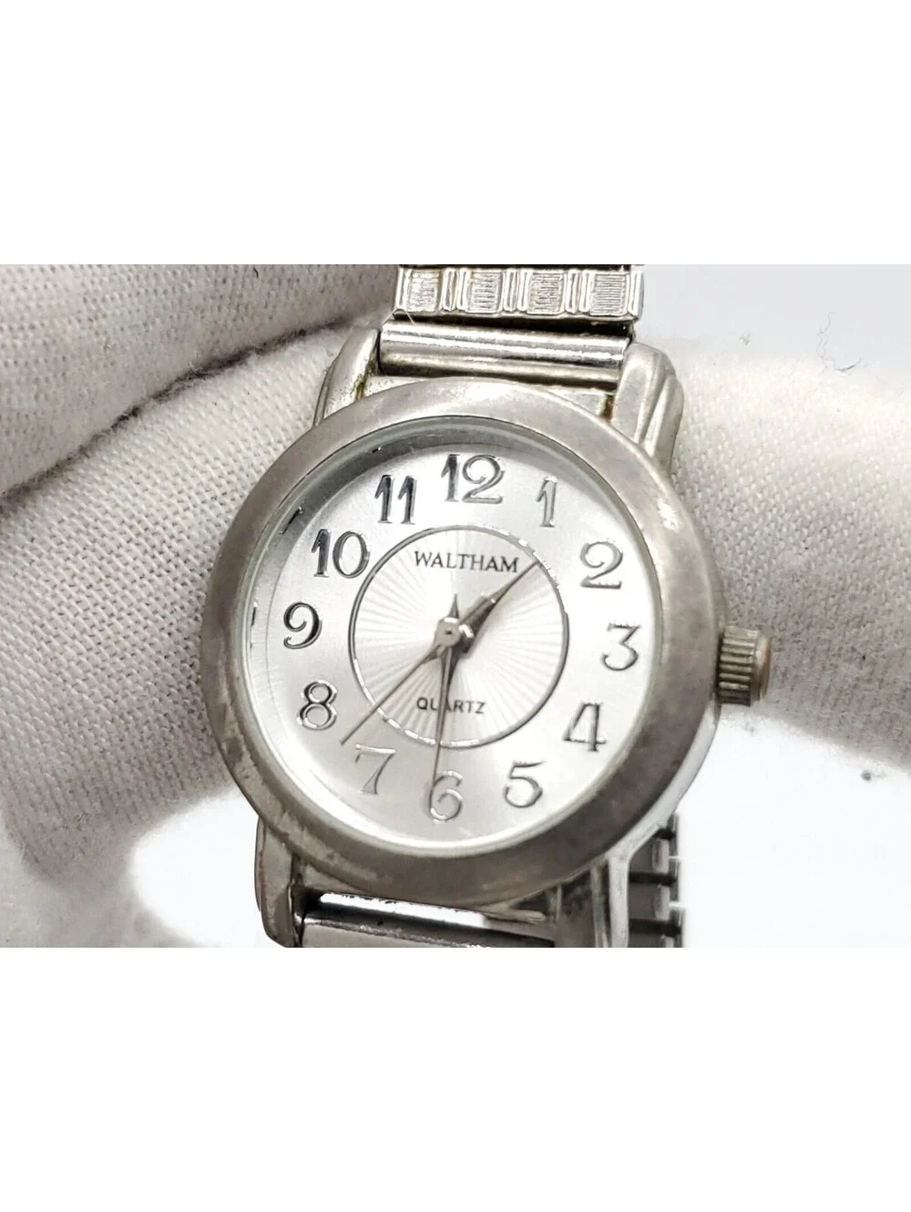 Waltham Quartz Womens Watch New Battery Silver Tone Expandable Band 24mm